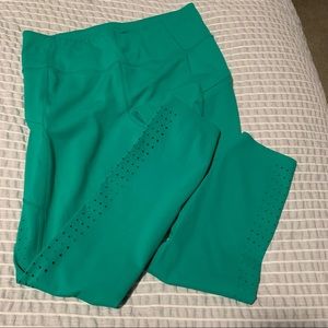 Athleta Teal Green 7/8 Workout Leggings, Medium